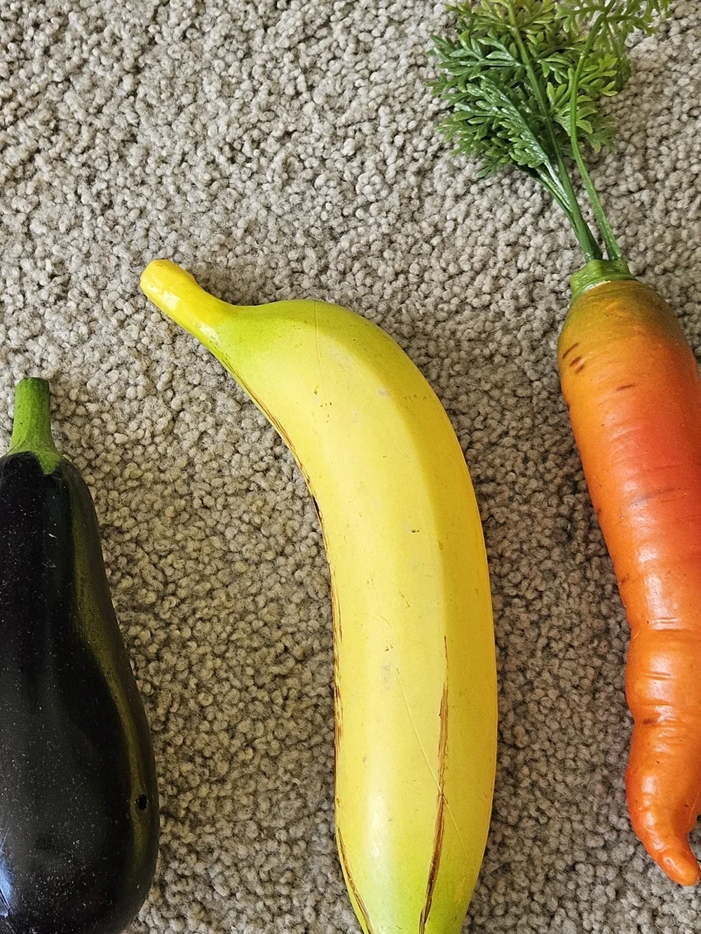 15 Vintage Pieces Of Fake Fruits &  Vegetables. Bonus -Cornucopia  Added.